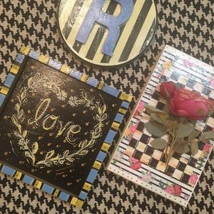 ❤️ Custom painted 🌷❤️🌻3D “R” wall decor